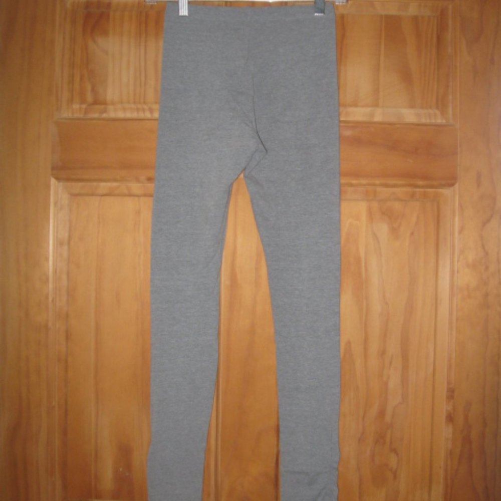 5/$30 Girls Old Navy Stretch Gray Leggings - Picture 2 of 3